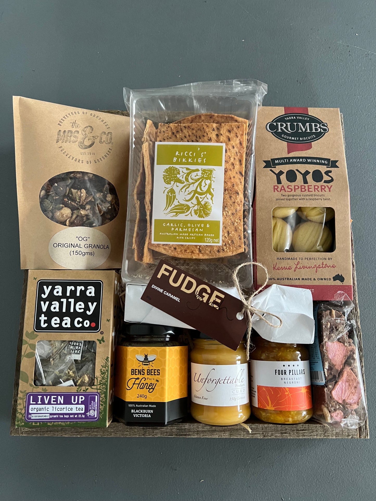 Hamper #09