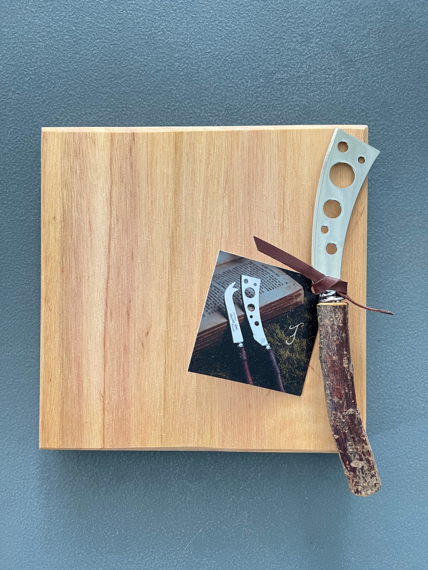 Additional ‘YV Handmade Cheese Board With Knife Set’
