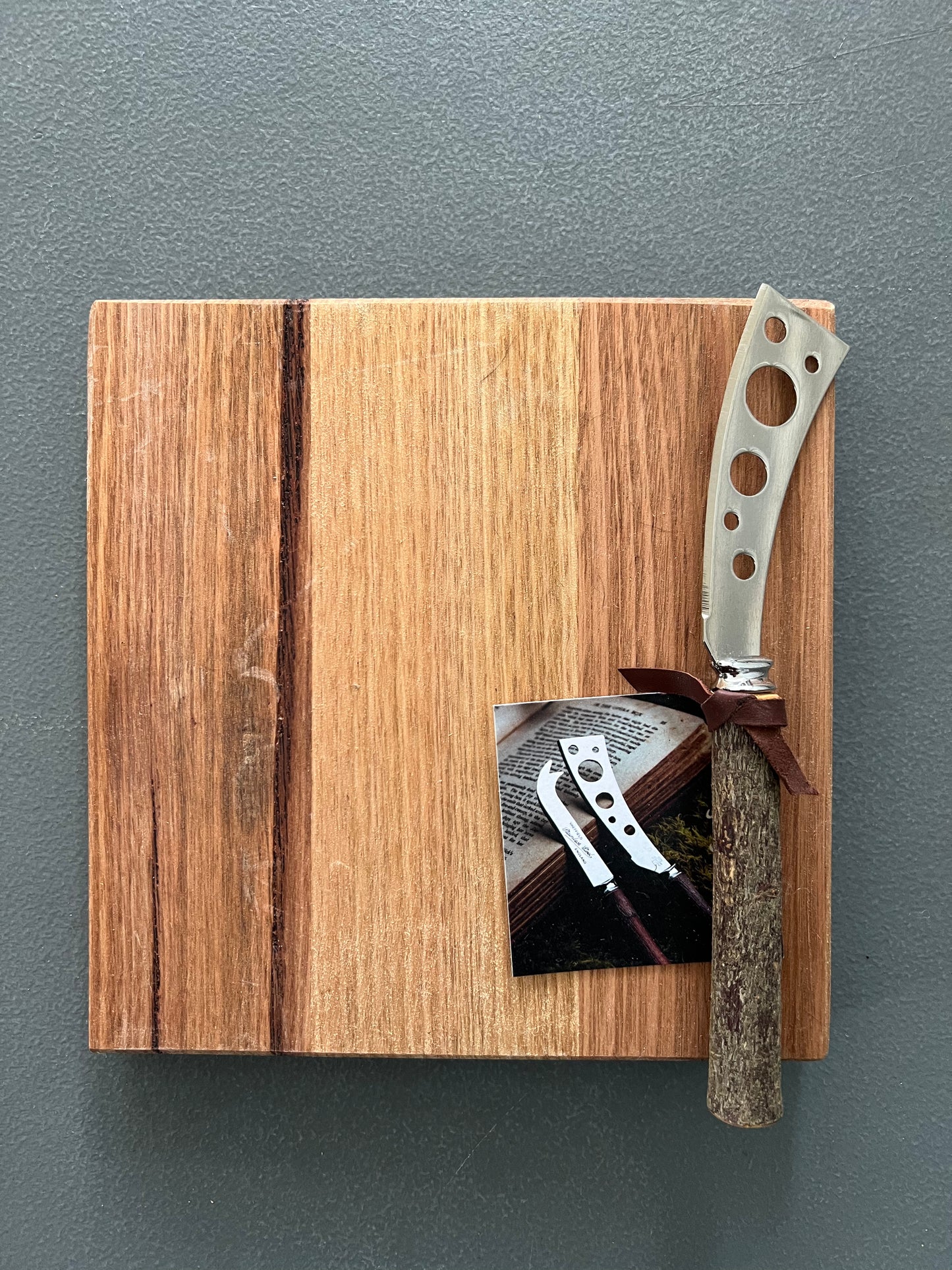 Additional ‘YV Handmade Cheese Board With Knife Set’